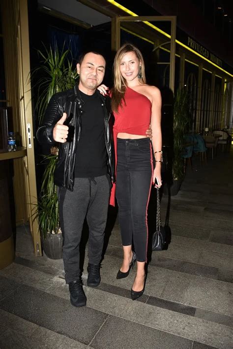 serdar ortac esi chloe yasi